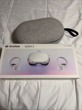 Oculus Quest 2 VR Headset and Controllers in White with Gray Carry Case